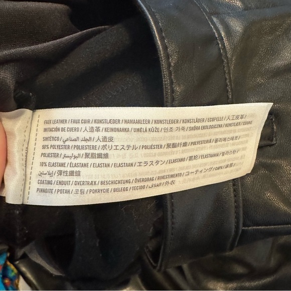 Abercrombie The Skinny Ultra High Rise Curve Love Vegan Leather Pants - Picture 9 of 9